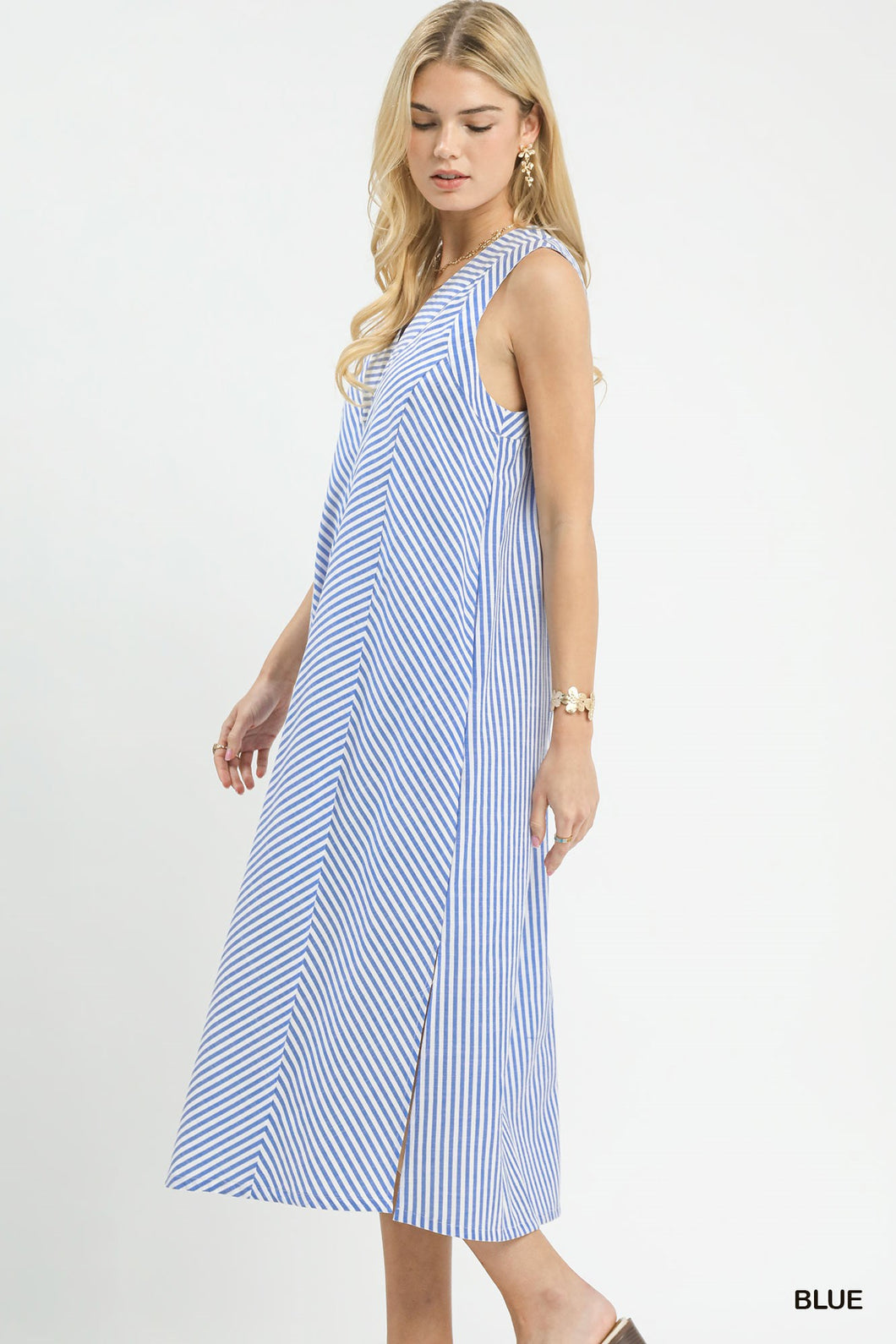 Umgee Chevron Stripe Sleeveless Midi Dress in Blue Umgee Chevron Stripe Sleeveless Midi Dress in Blue