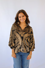 Umgee Damask Print Velvet Split Neck Top in Black/Cream