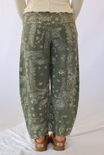 ee:some Mineral Washed Paisley Printed Barrel Jeans