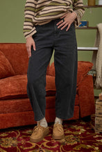 Wide Leg Denim Capri Pants in Black