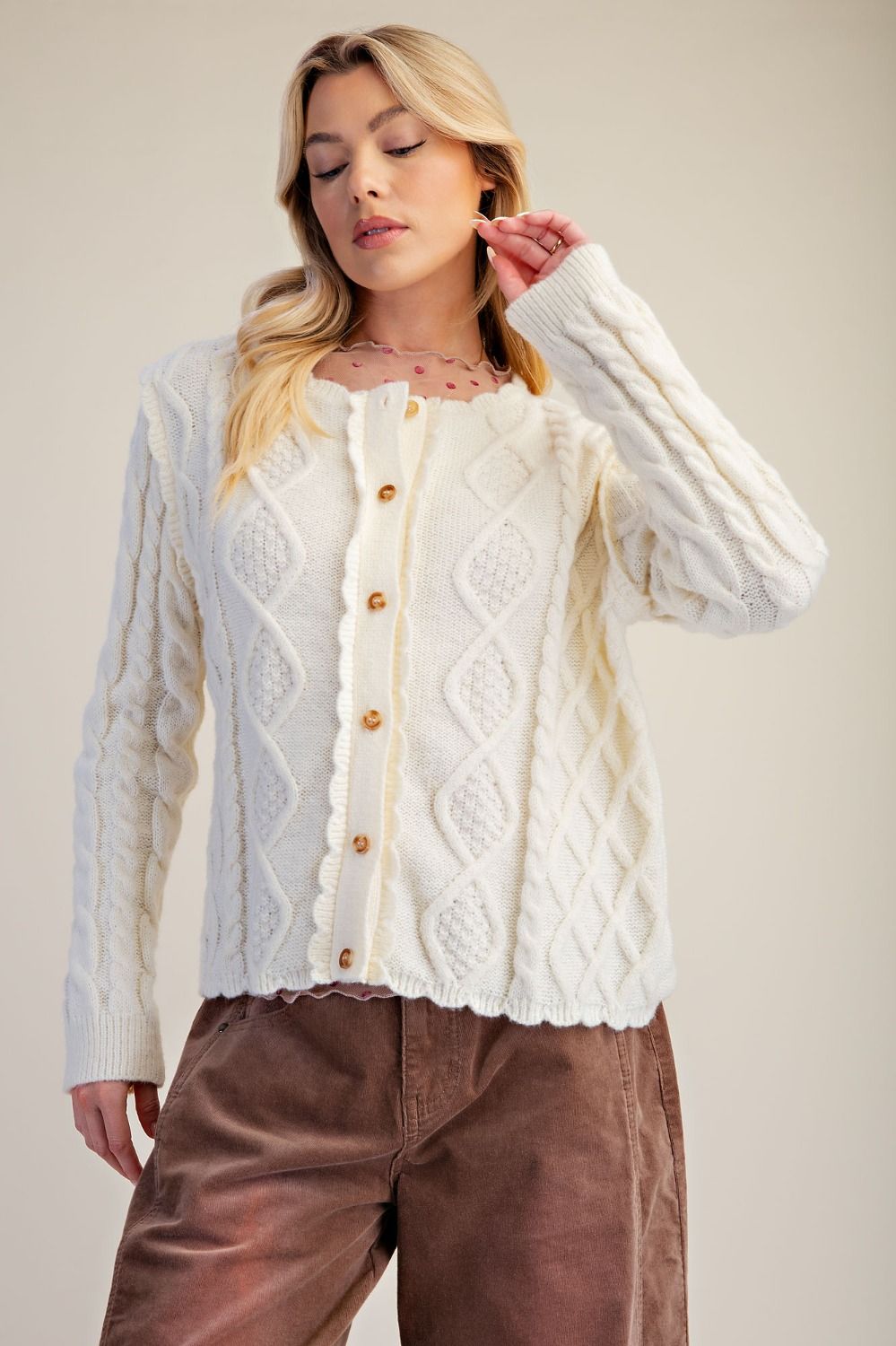 Easel BUTTON DOWN KNITTED SWEATER CARDIGAN IN IVORY