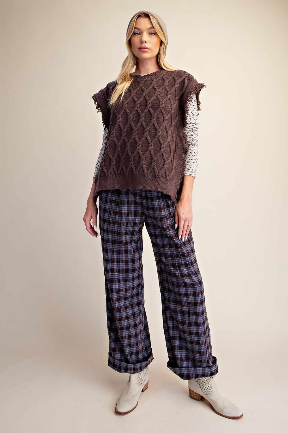 Easel Sleeveless Knitted Sweater Vest in Mocha